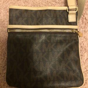 Michael Kors Signature crossbody
